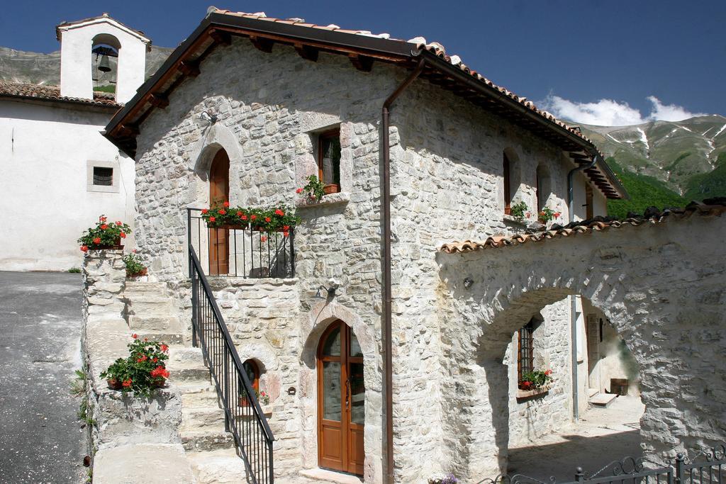 B&B Cascina Dell'Orso Castelsantangelo sul Nera Εξωτερικό φωτογραφία